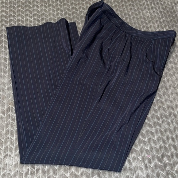 East 5th Business Suit.  Blazer and slacks.  Size 6. Multi color pin strips. - Picture 9 of 16